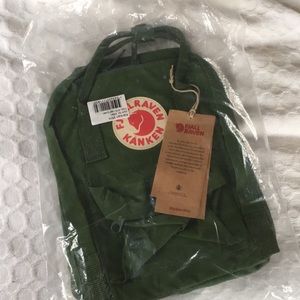 NWT Fjällräven Kånken mini bag backpack Leaf Green